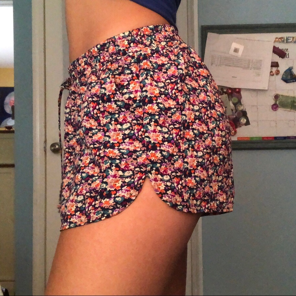 Floral flowy shorts